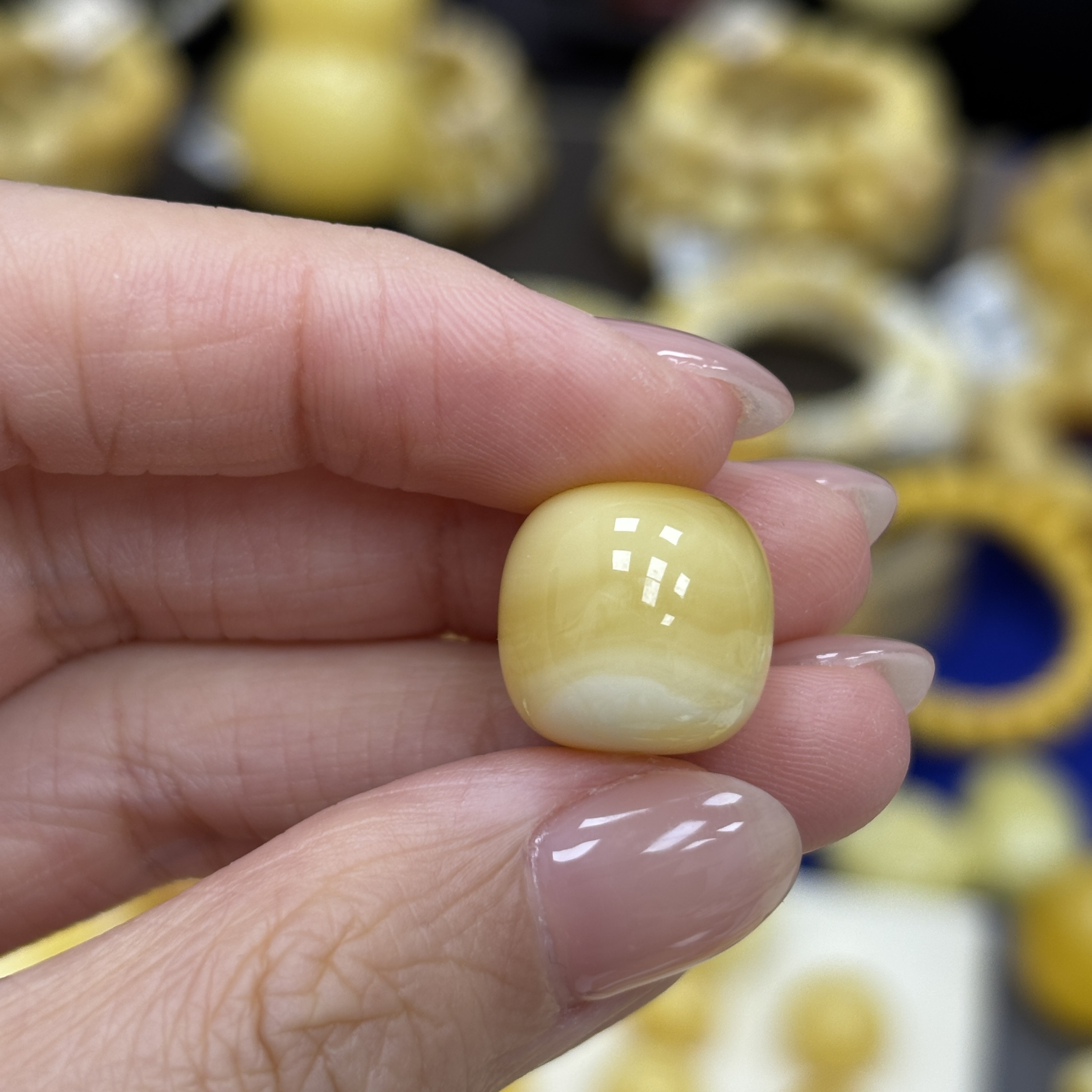 14.0*13.5mm 小妖珠宝天然原矿琥珀蜜蜡
