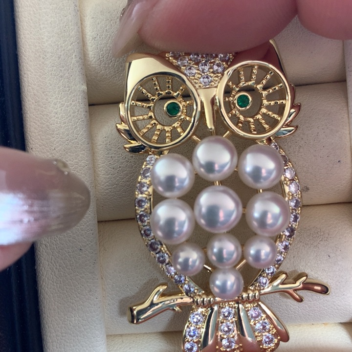 未镶嵌胸饰淡水珍珠