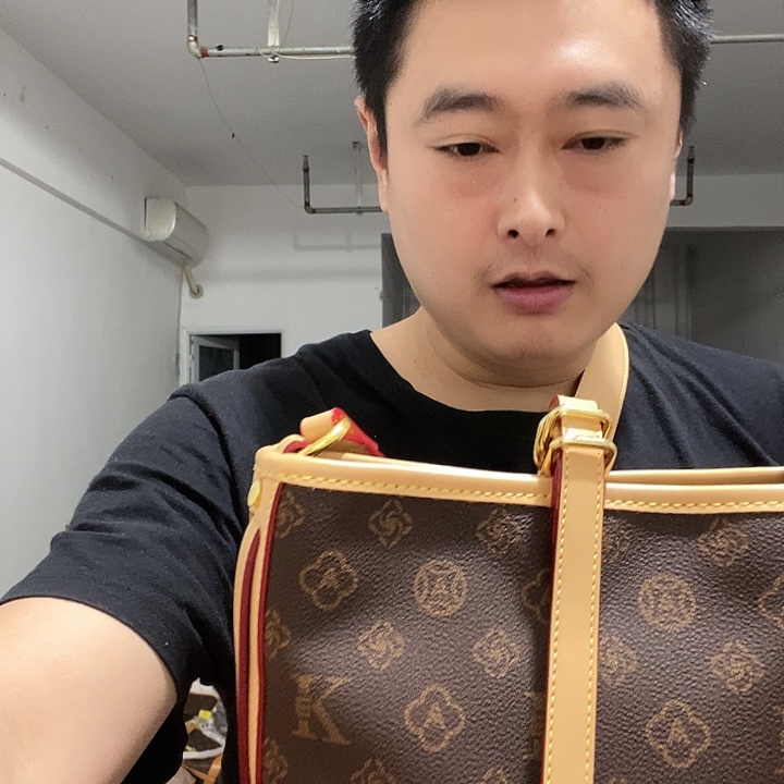 鳄鱼皮（革）犏牛皮（革）