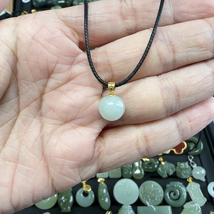 和田玉吊坠(不含链)18K金镶嵌