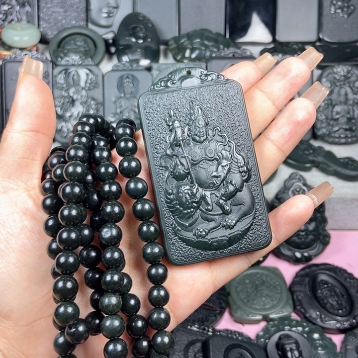 和田玉未镶嵌颈饰