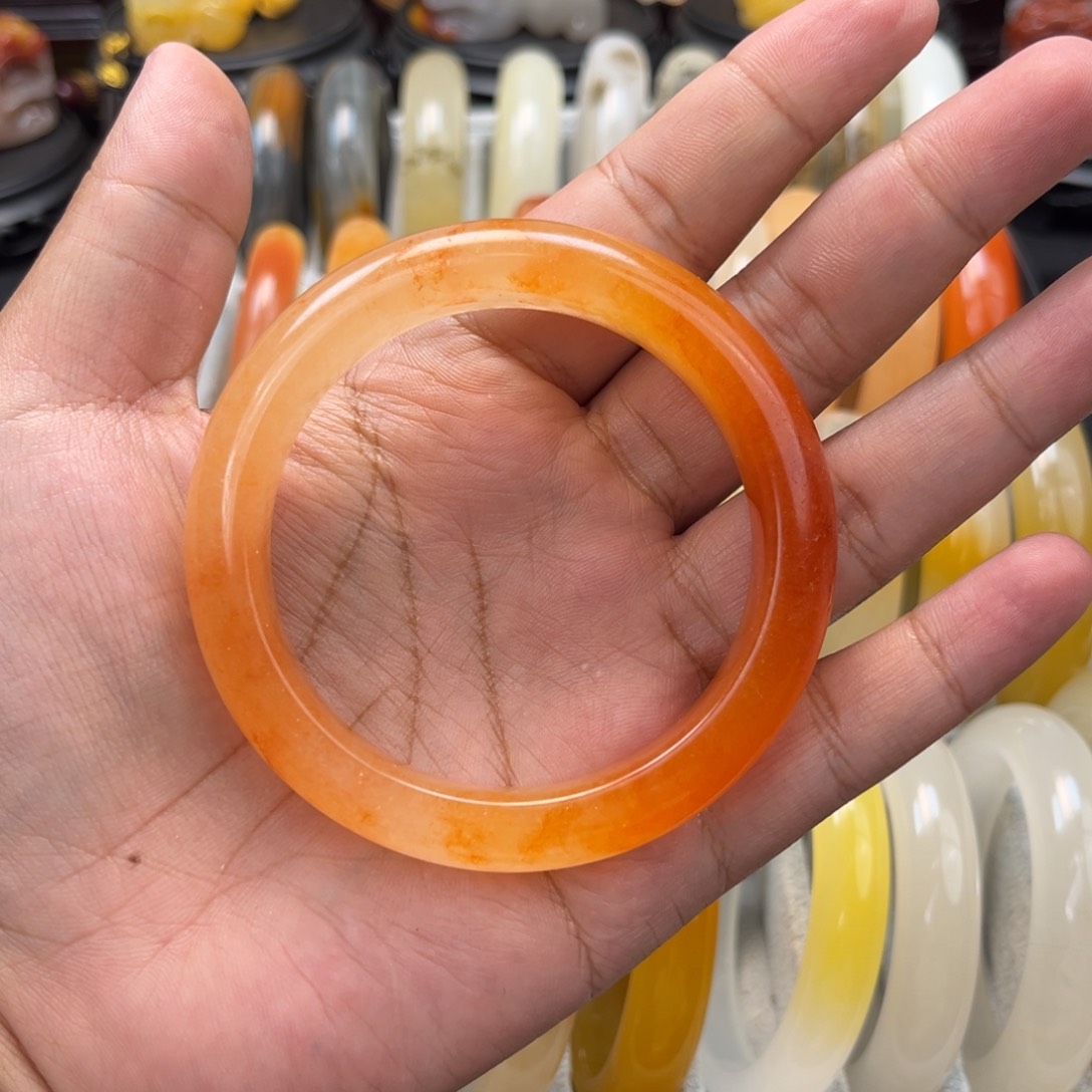 石英质玉（黄龙玉）手镯未镶嵌娇*