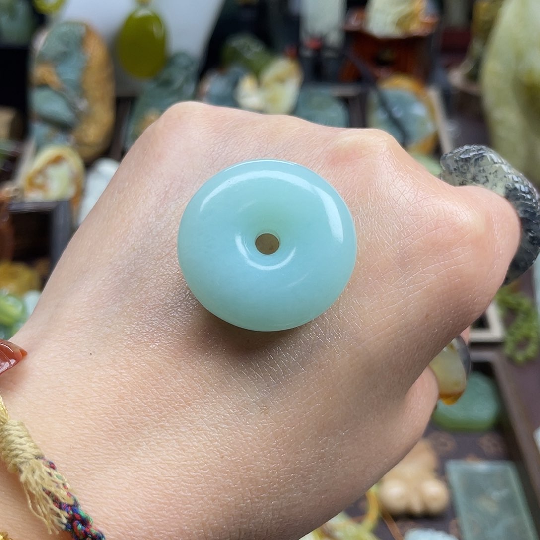 蛇纹石玉颈饰未镶嵌天青冻平安扣