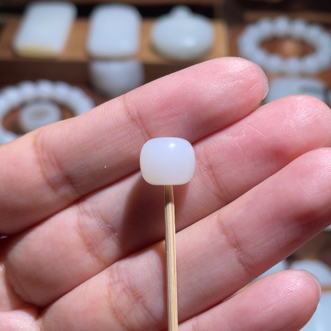 未镶嵌手链和田玉卡10单珠