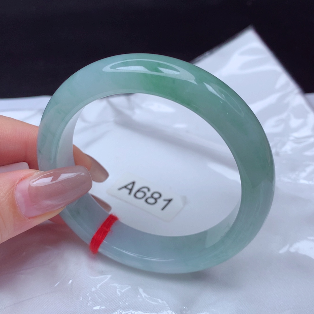 翡翠手镯未镶嵌手镯54