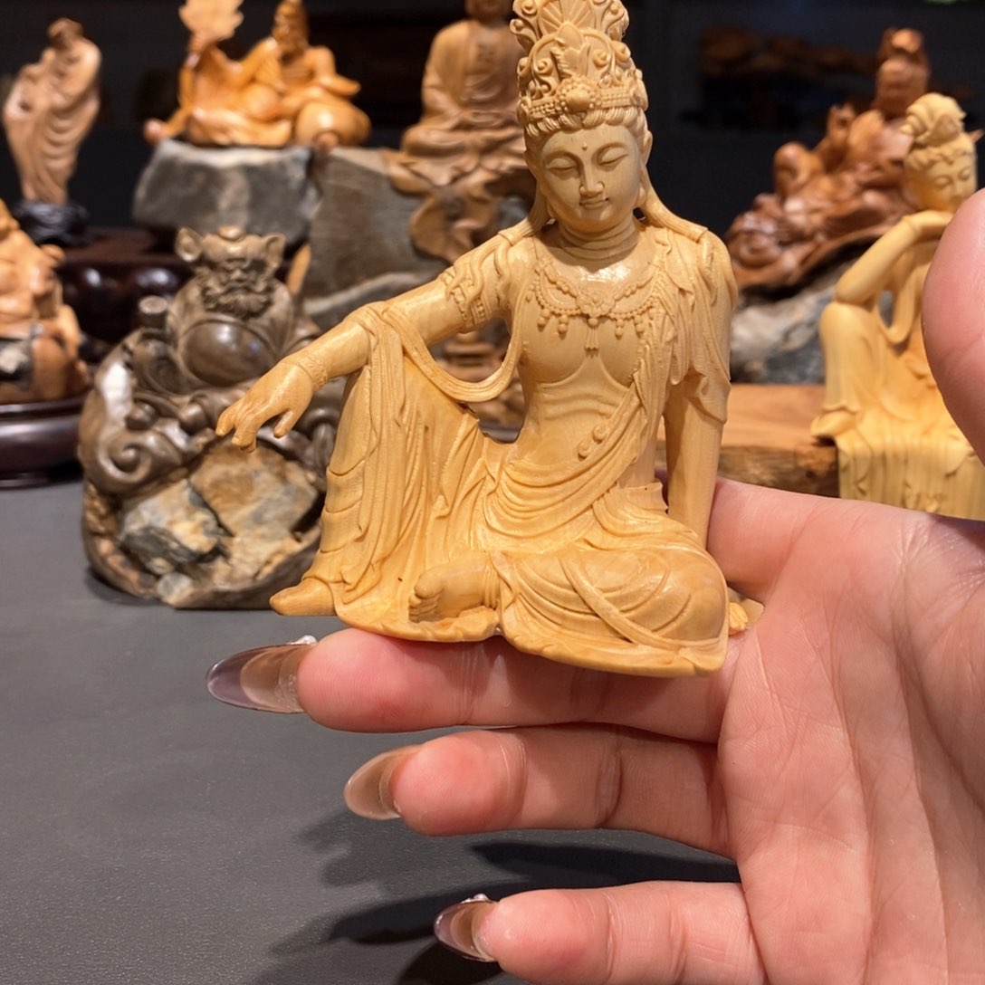 黄杨木M****™观音自在摆件