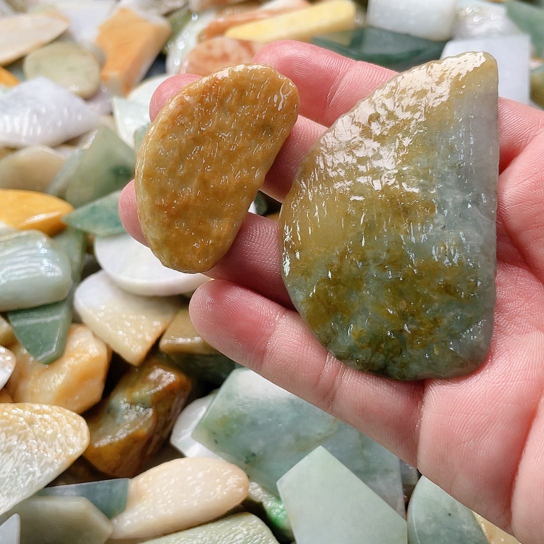 翡翠颈饰未镶嵌自**我