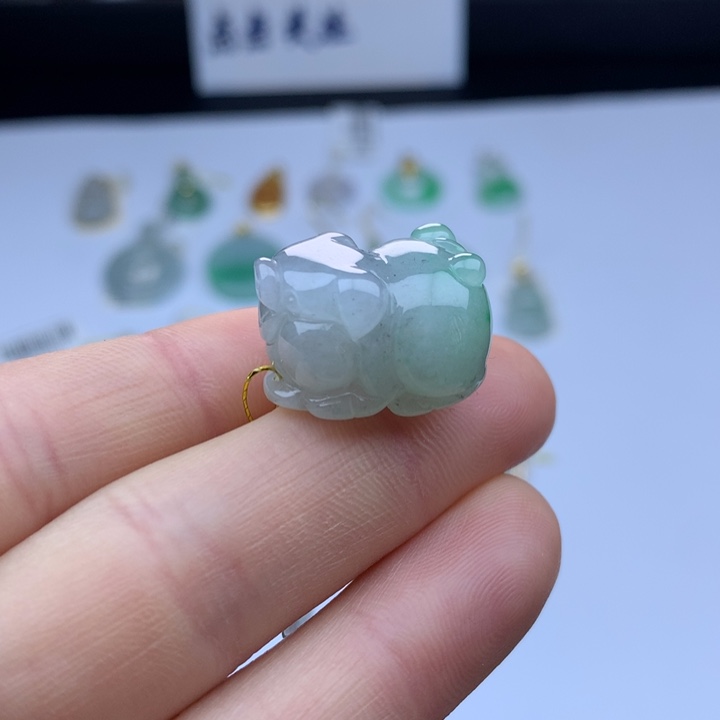 翡翠颈饰未镶嵌翡翠