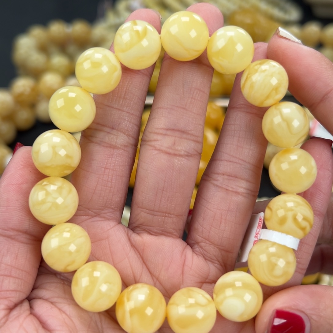 琥珀未镶嵌手链22.7克