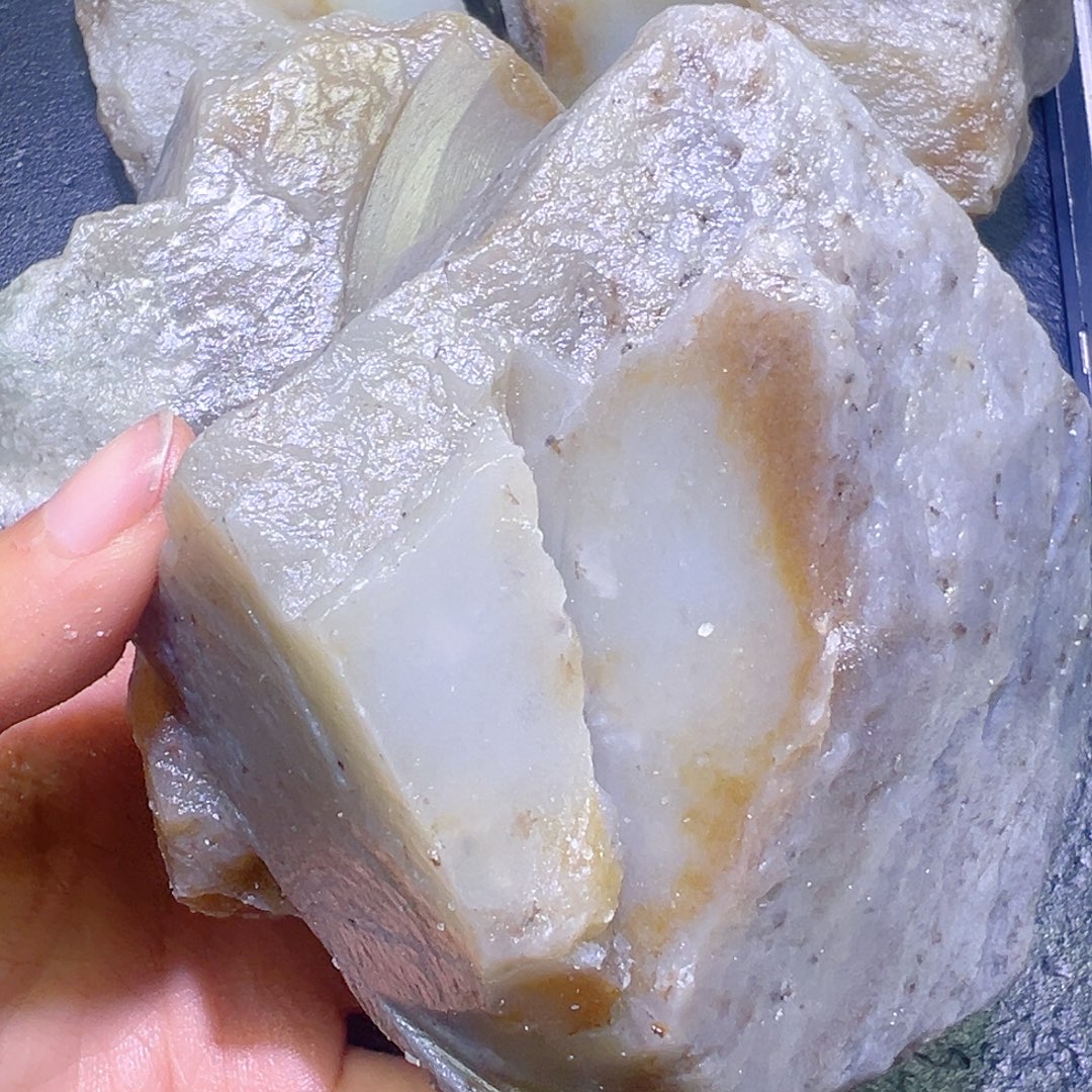 和田玉未镶嵌珠宝半成品