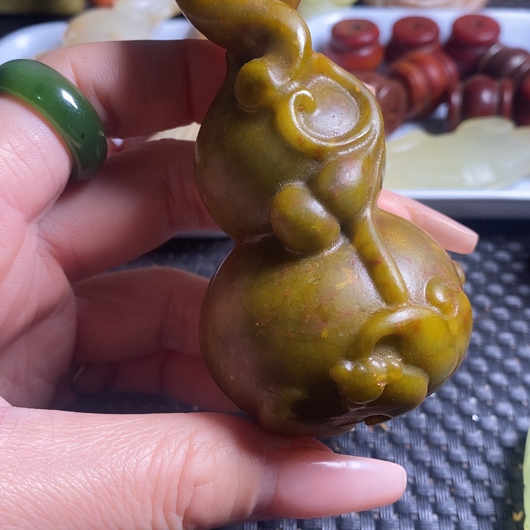 岫玉未镶嵌珠宝奇石