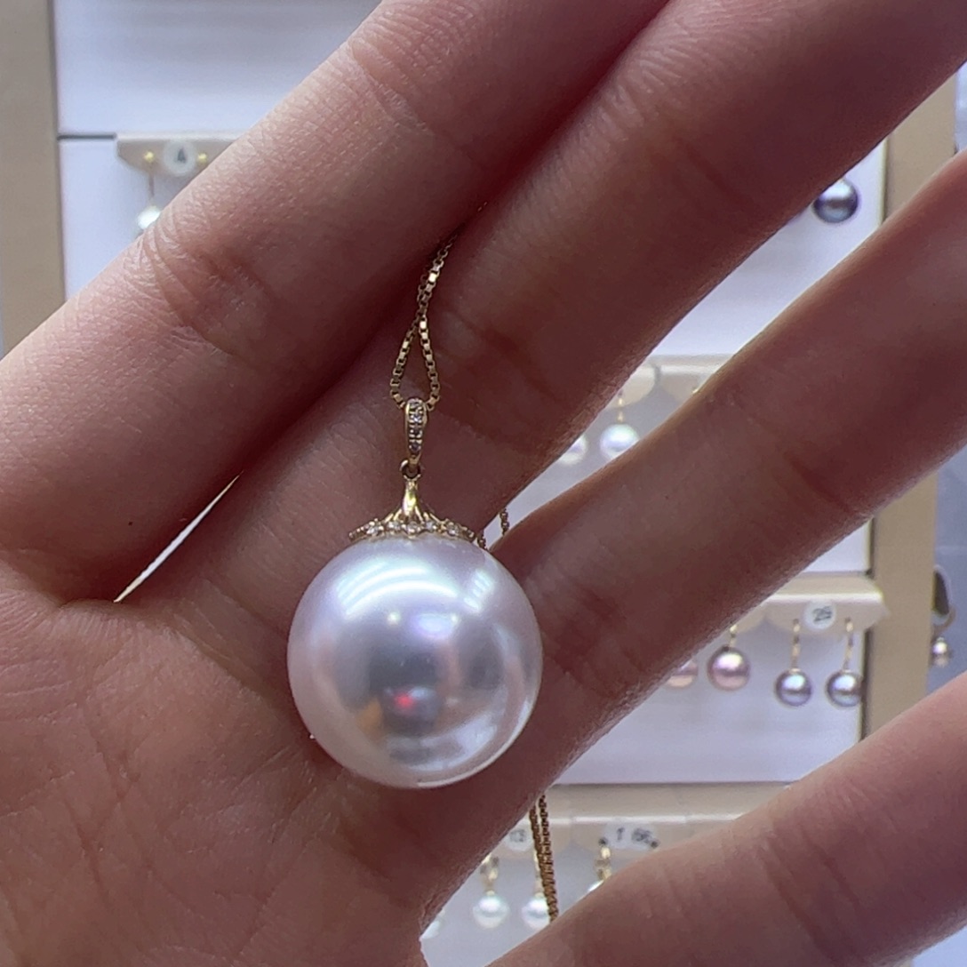 淡水珍珠吊坠(赠链)18K金镶嵌