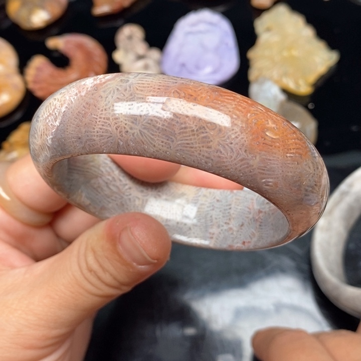 硅化珊瑚（珊瑚玉）手镯未镶嵌57.5