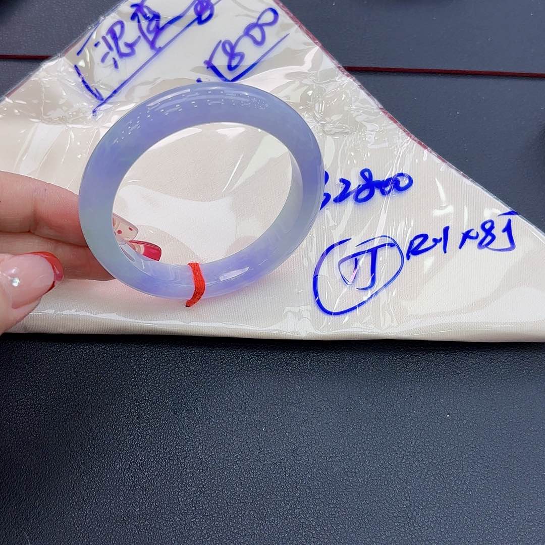 翡翠手镯未镶嵌手镯