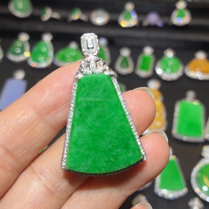 翡翠18K金镶嵌吊坠(不含链)翡翠
