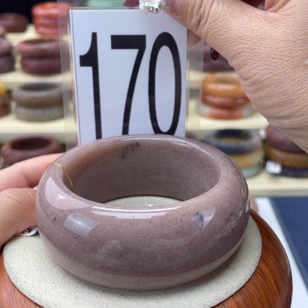 【闪购商品】石英质玉手镯未镶嵌