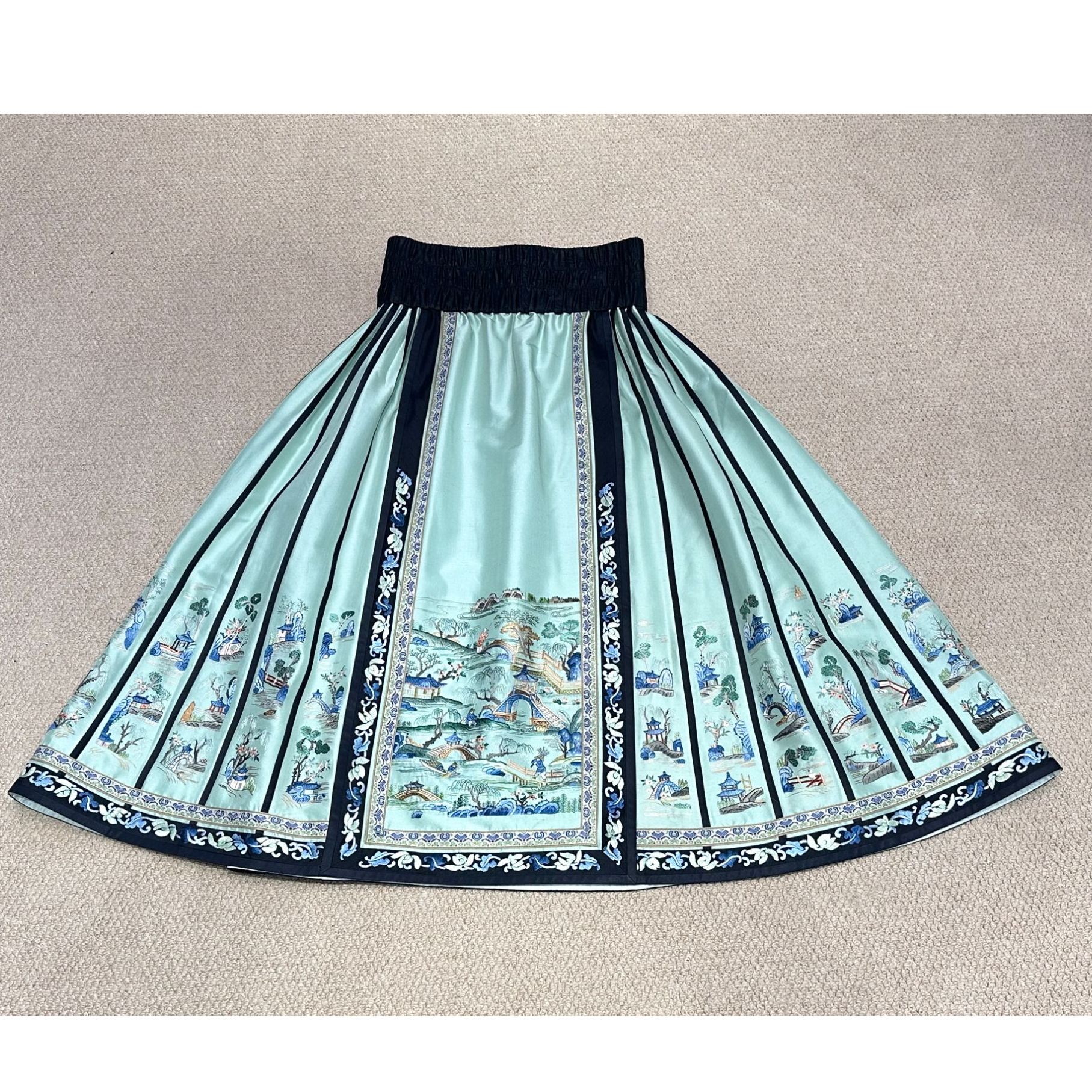 【苏堤春晓】葳蕤国风新中式重工手绣满绣马面裙（裙长92）