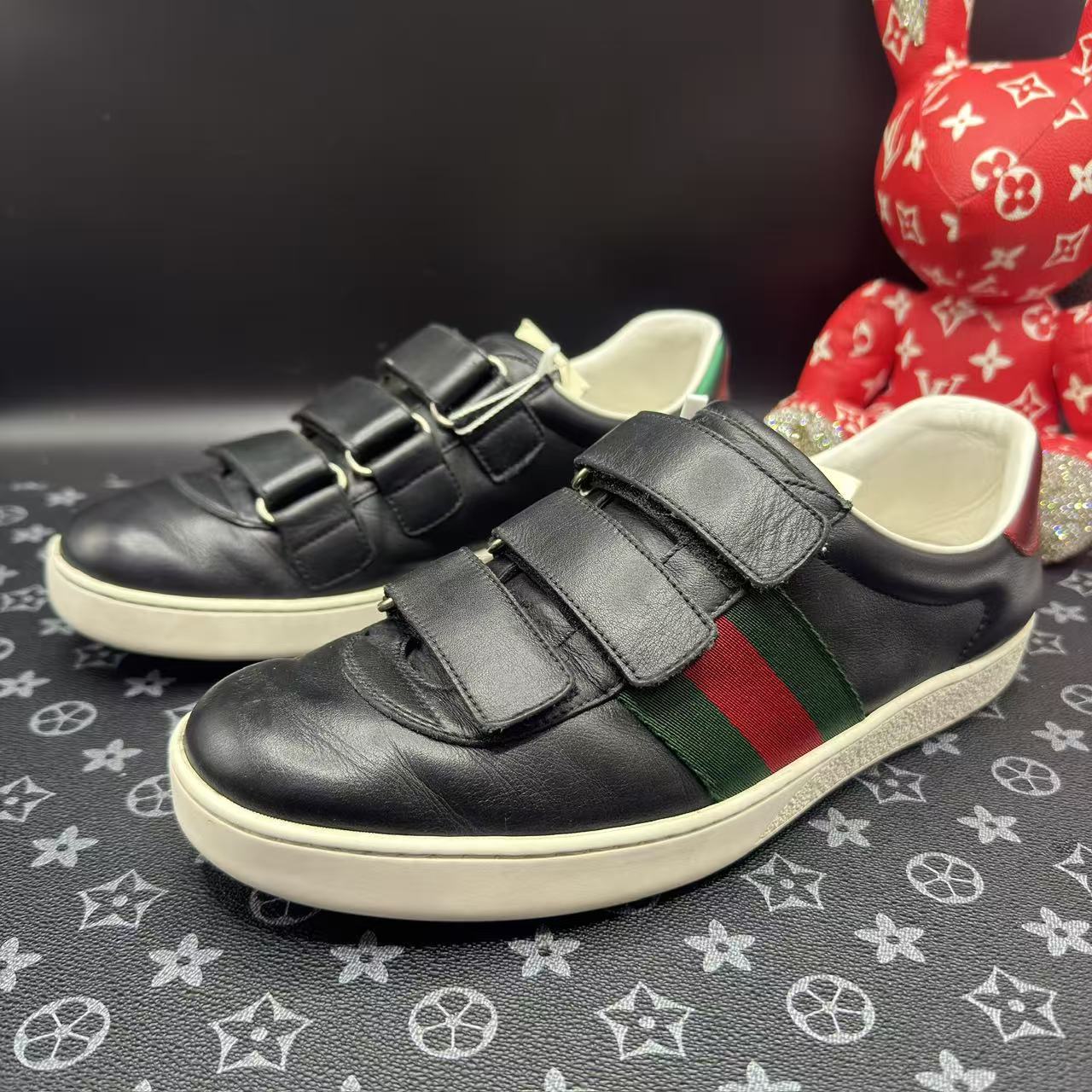 95新 GUCCI/古驰 时尚百搭魔术贴板鞋 41欧码  kke703