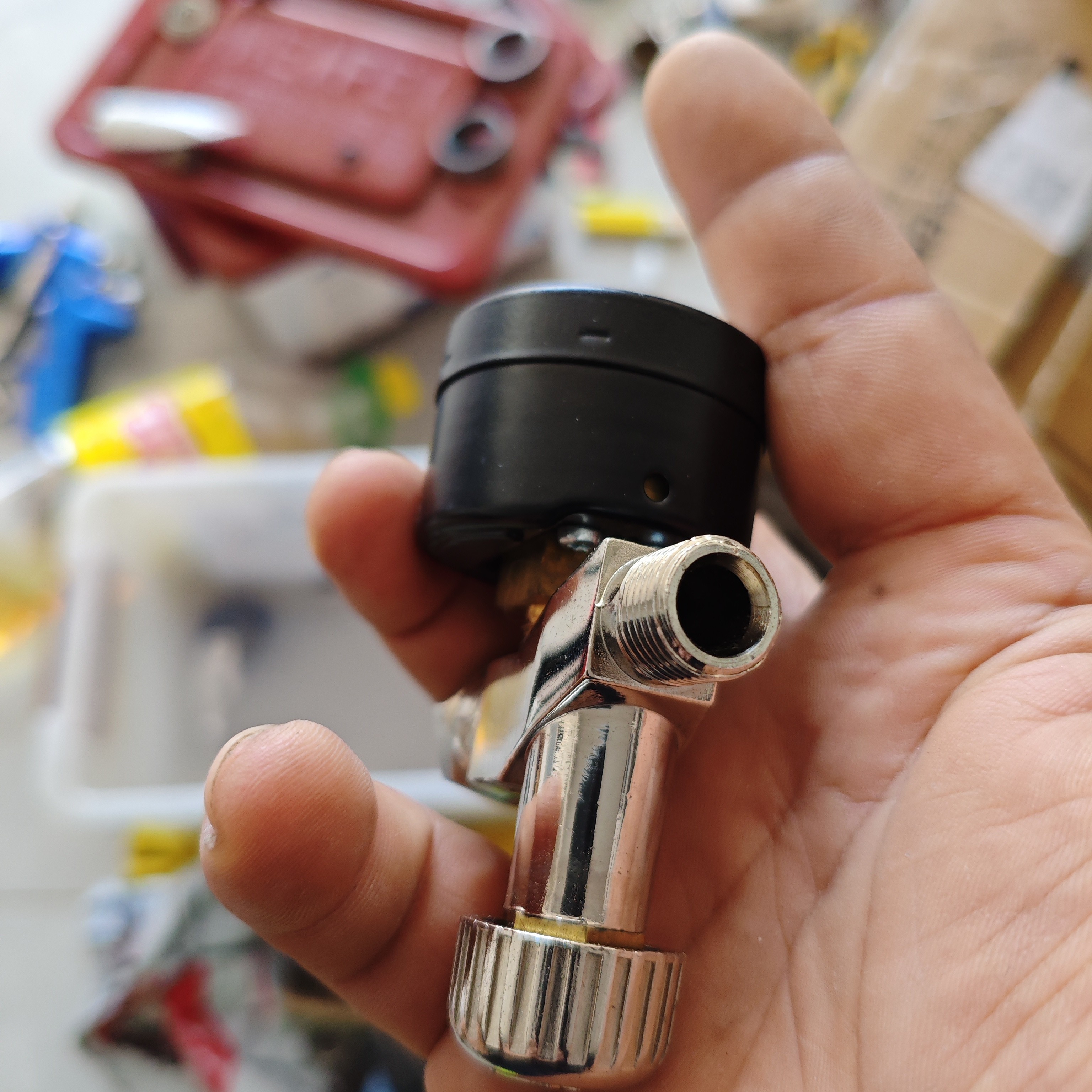 戴维比斯枪尾气压表