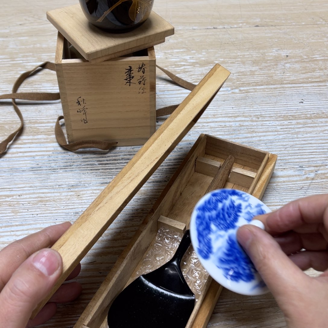 瓷片缺****?密密麻麻地排列着一个