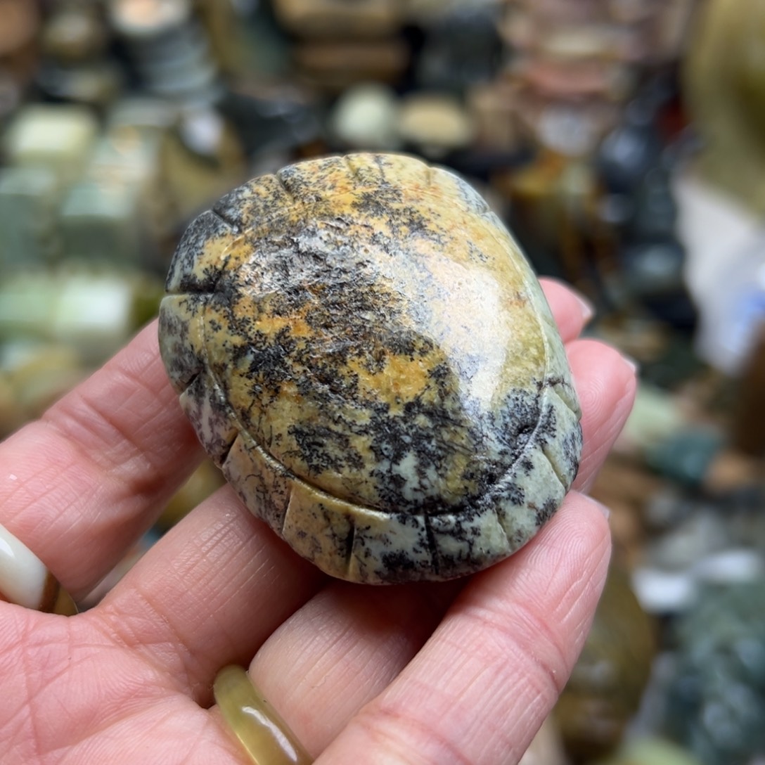 岫岩河磨玉（透闪石质玉）未镶嵌颈饰河磨玉富甲