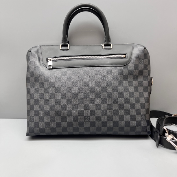 95新 LouisVuitton/路易威登 黑棋盘格拼皮公文包 尺寸37*29 