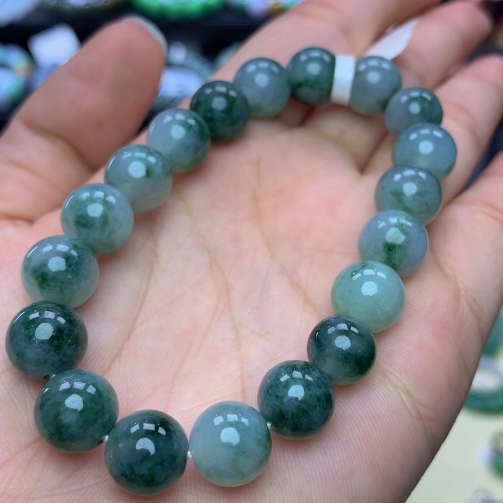 翡翠手链未镶嵌翡翠