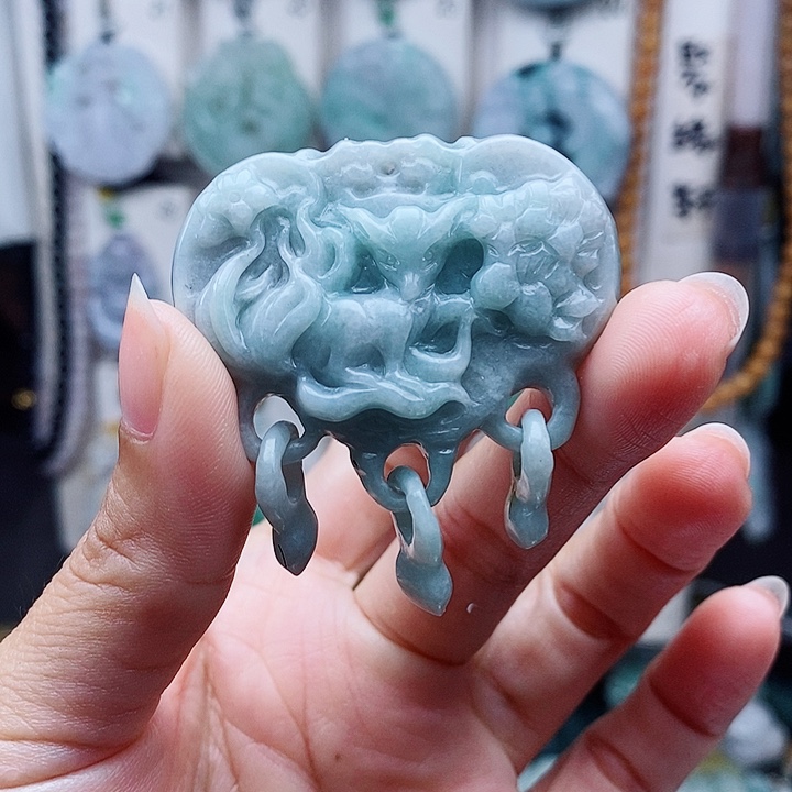 翡翠未镶嵌颈饰翡翠手镯