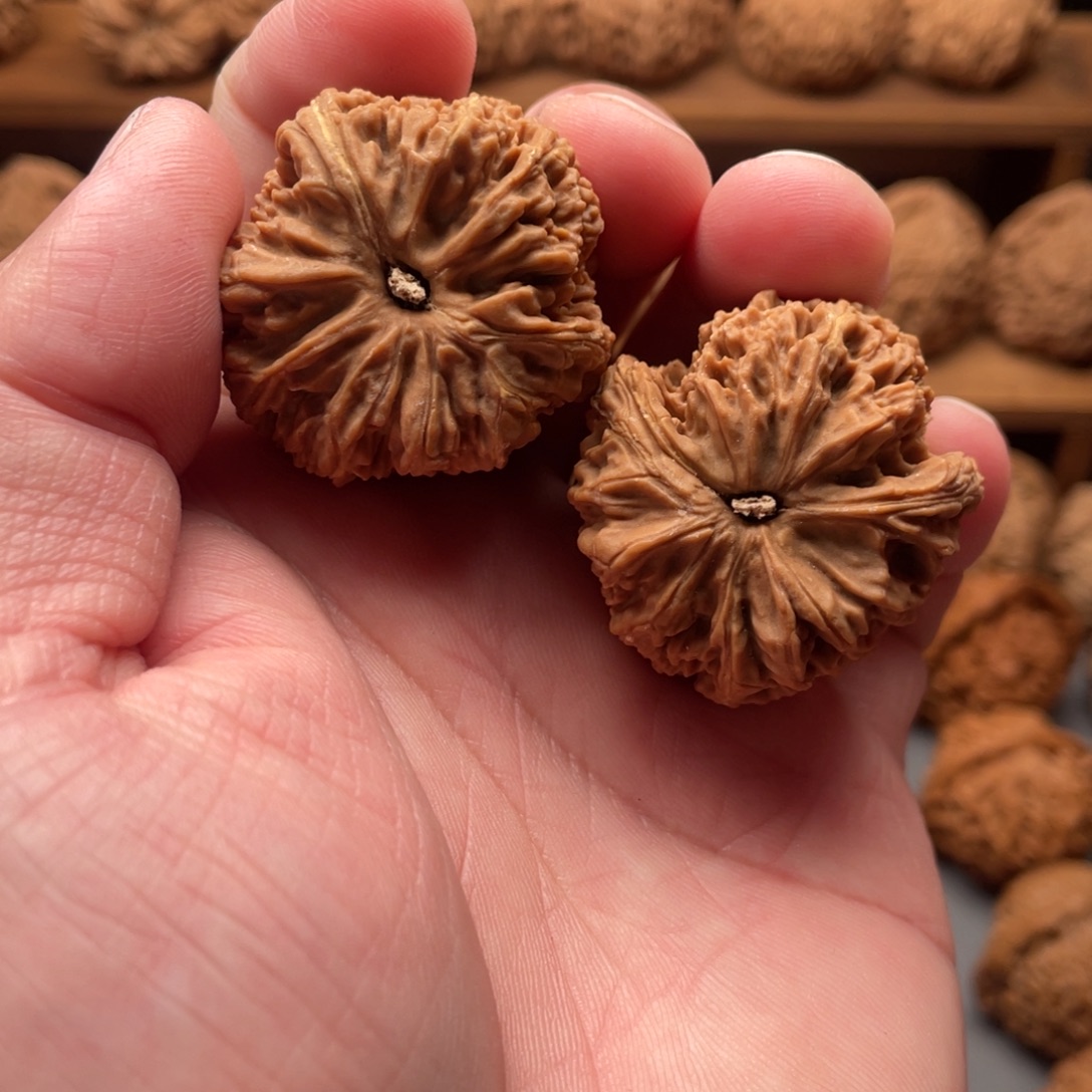 热***裤把件文玩核桃南疆石