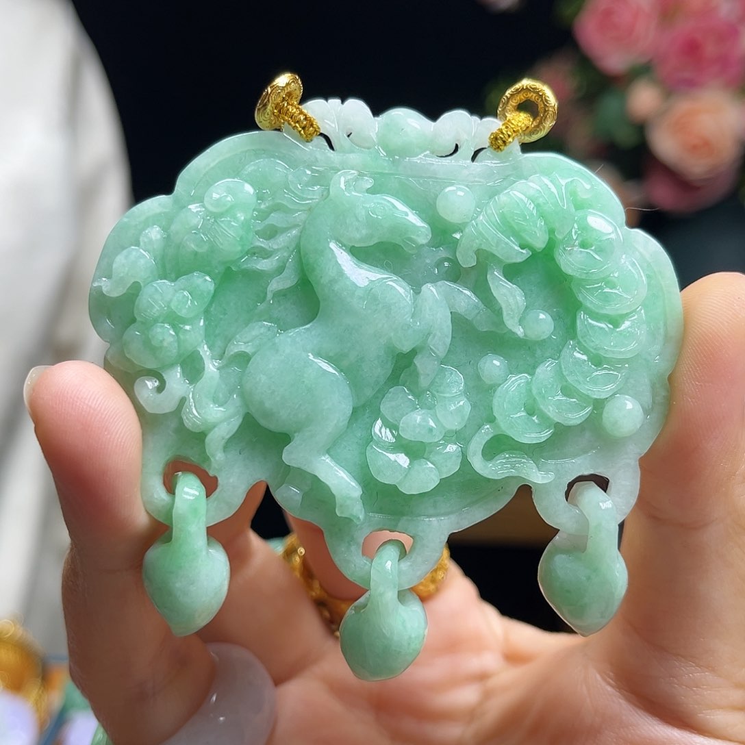 翡翠颈饰未镶嵌马上有钱