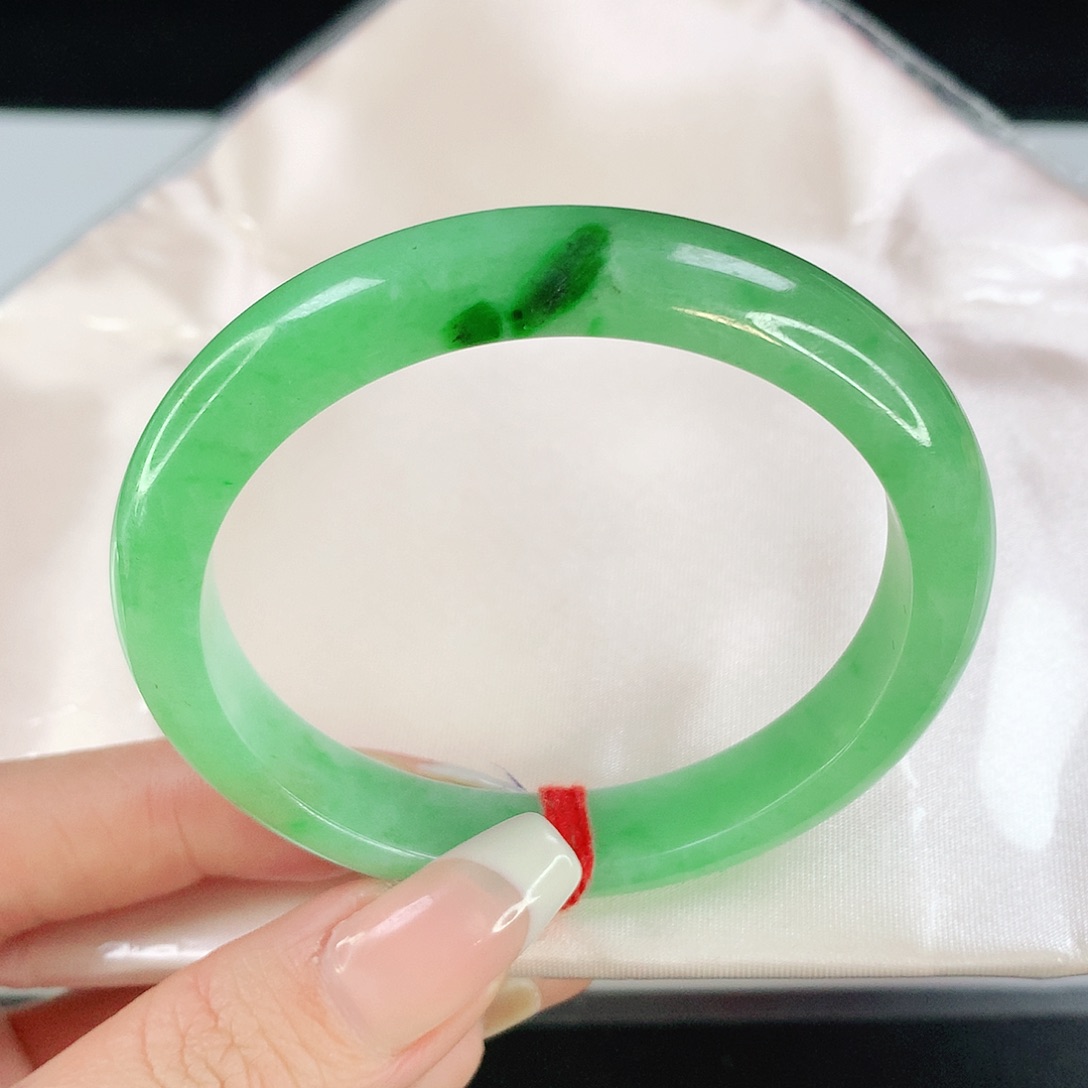 翡翠手镯未镶嵌大***活4632翡翠