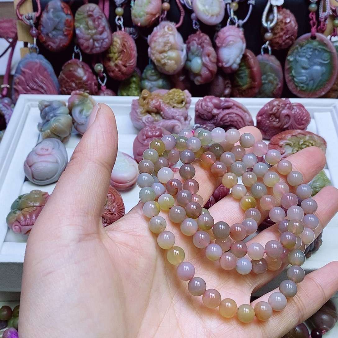 玛瑙/玉髓盐源玛瑙吊坠未镶嵌