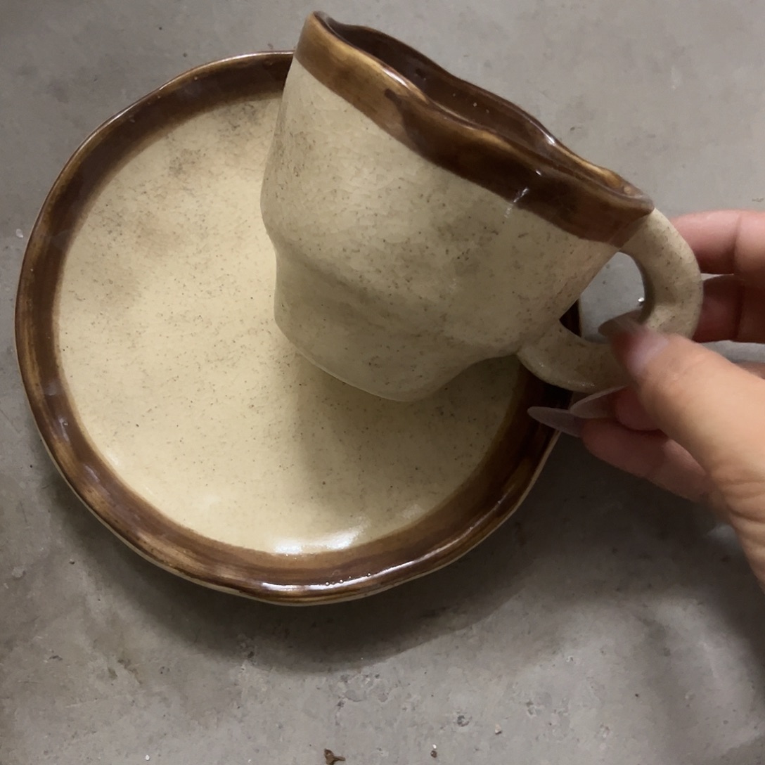 搪瓷微瑕咖色杯碟一套