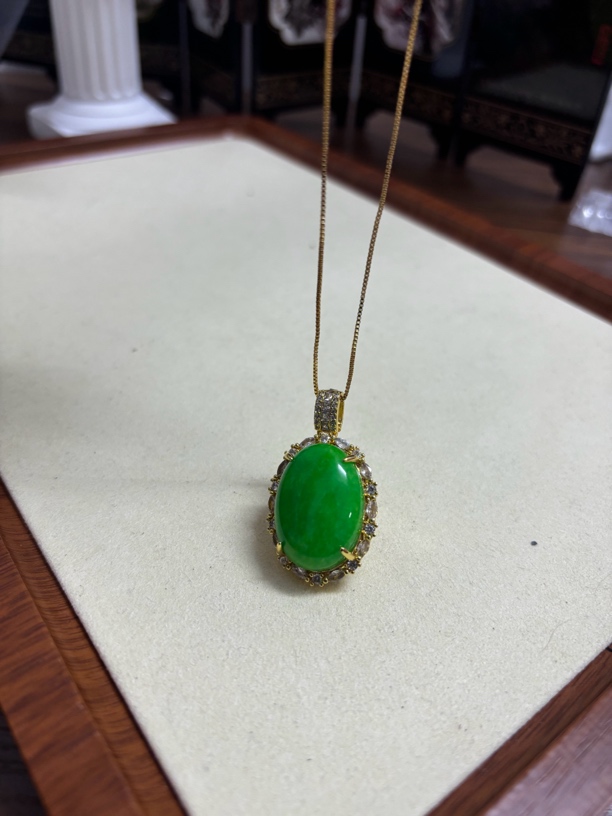 源头工厂直销 撤柜清货缅甸满绿蛋面翡翠简约吊坠挂件项链 