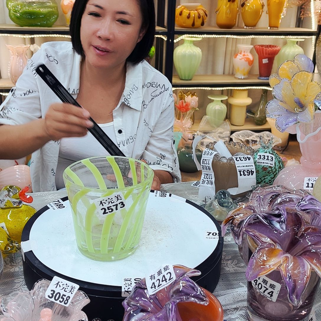 2573 家悦琉璃工艺品不完美