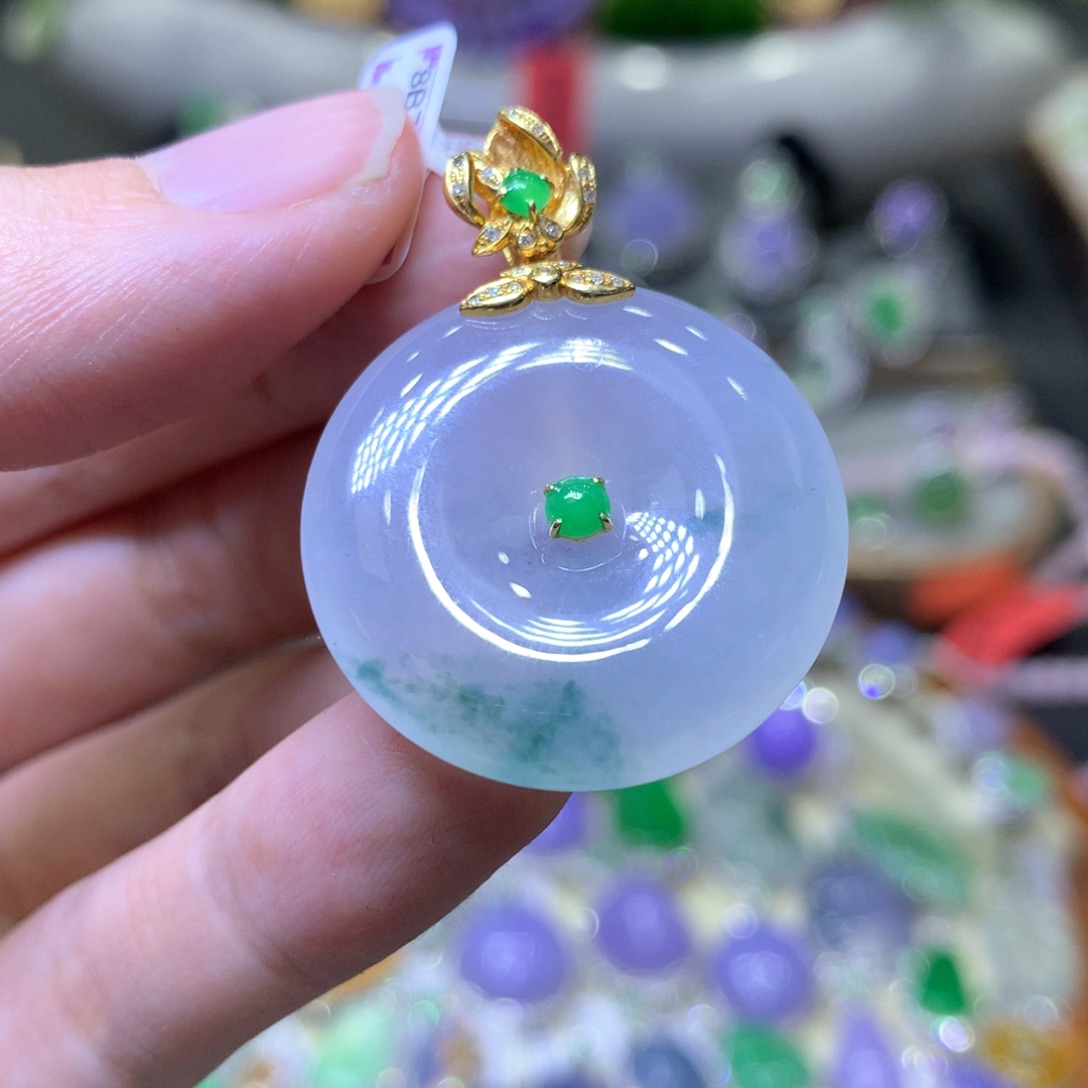 【闪购商品】翡翠颈饰18K金镶嵌翡翠吊坠项链