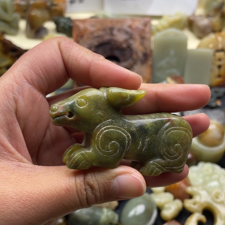 蛇纹石玉颈饰未镶嵌99