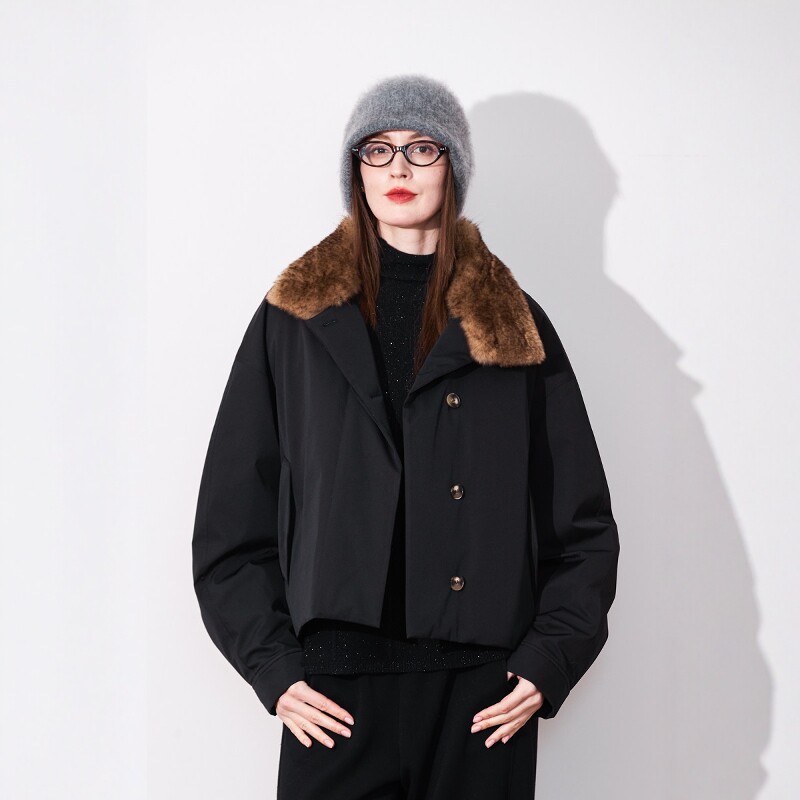 四月初九加大码女装胖MM2025冬 紫狐毛领白鹅绒保暖羽绒服 两色