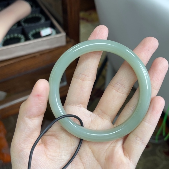 和田玉未镶嵌手镯58