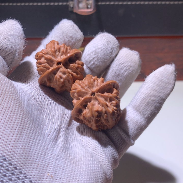 文玩核桃把件奥*奥磬石