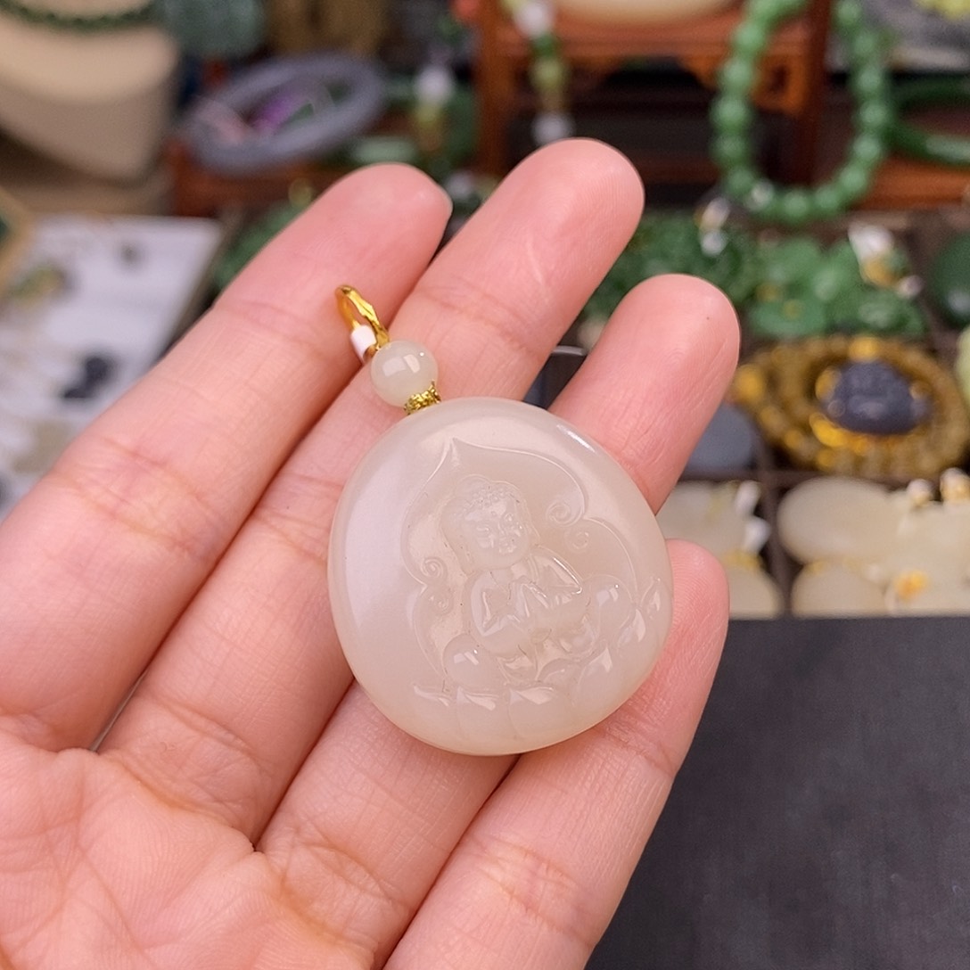 和田玉熟藕粉老料吊坠宝宝佛清货价未镶嵌