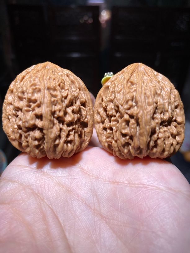 文玩核桃凹底南疆石 38边37肚39高