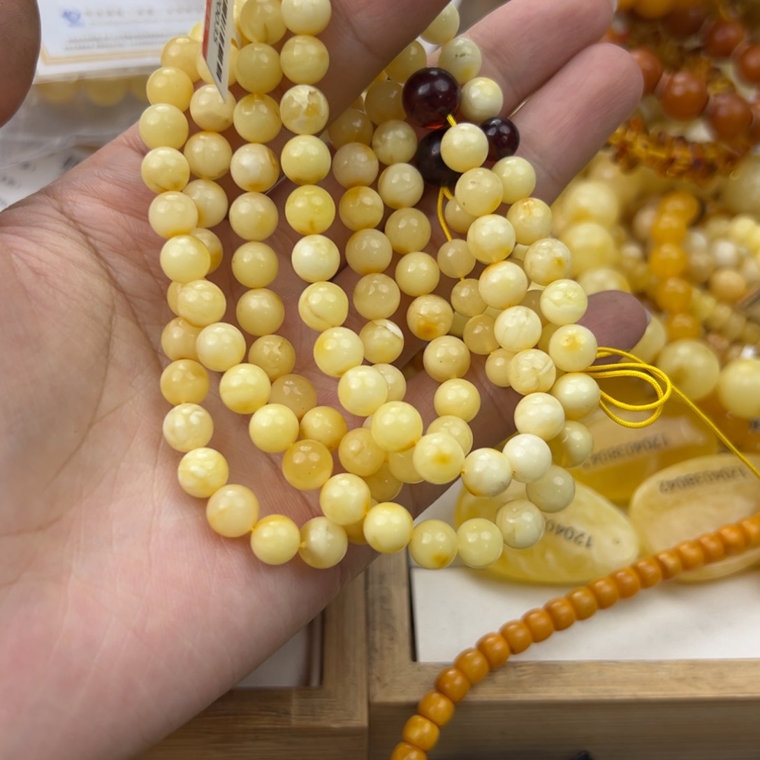 琥珀珠宝奇石未镶嵌