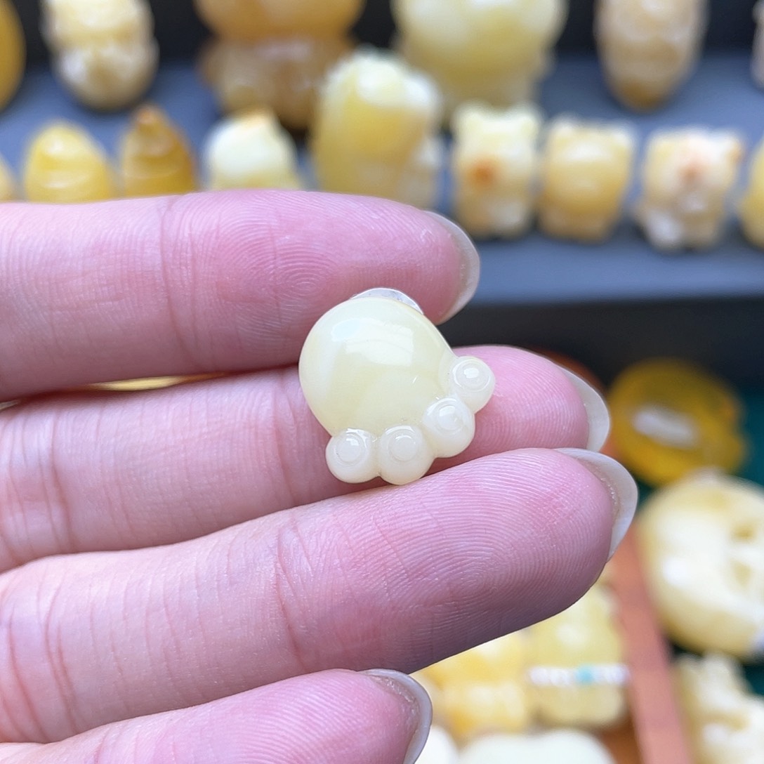 琥珀裸石未镶嵌蜜蜡