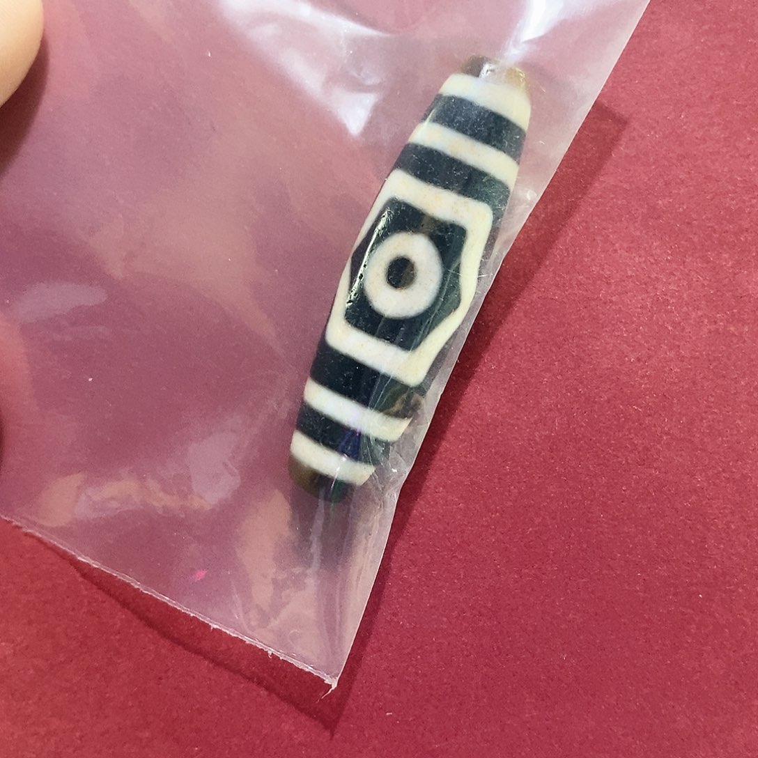 自***由玛瑙/玉髓（覆膜）颈饰未镶嵌行运无覆膜三眼