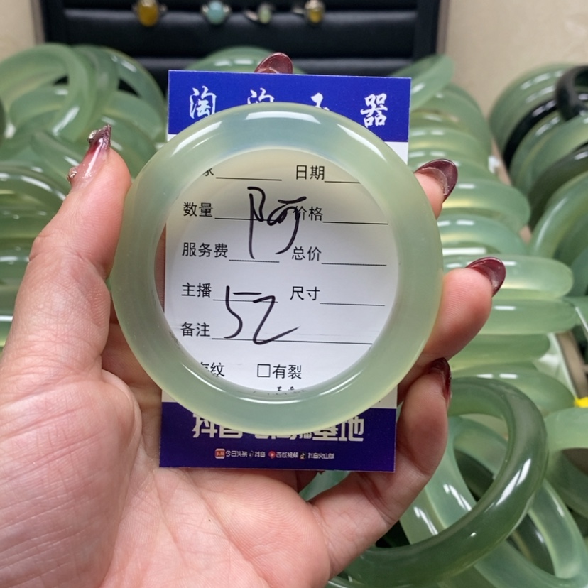 【闪购商品】蛇纹石玉手镯未镶嵌阿*?