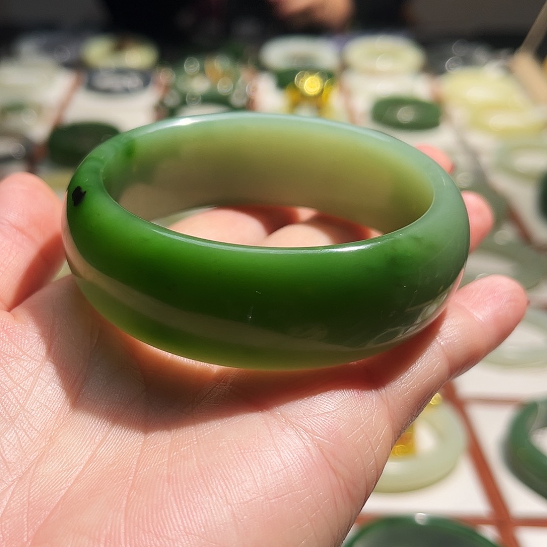 未镶嵌手镯和田玉俄料60圈口