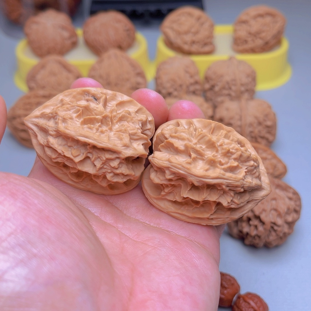 文玩核桃吊坠龙骨