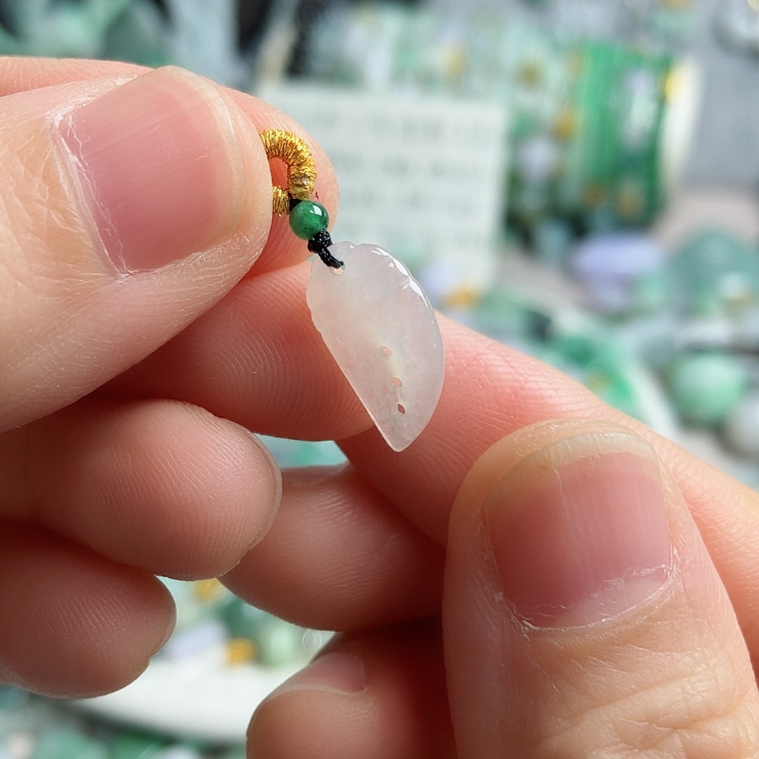 翡翠颈饰未镶嵌蟹钳滴流