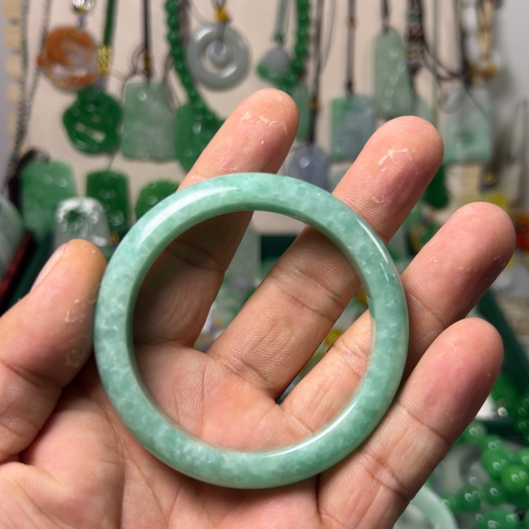 翡翠未镶嵌颈饰56.5圈口手镯